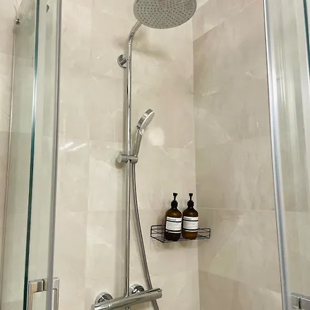 Apartament Ac With Metro 3 On Doorsteps, 15mins To Center Budapeszt