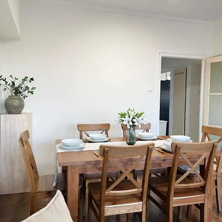 Ac With Metro 3 On Doorsteps, 15mins To Center Apartment Budapest