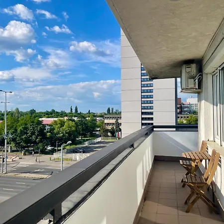 Ac With Metro 3 On Doorsteps, 15mins To Center * Budapeşte